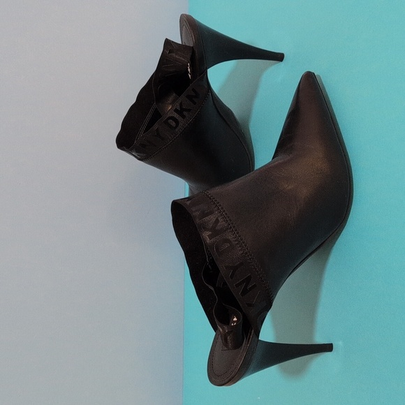 DKNY, like new! genuine leather heels, black, logo, size 10 - Picture 3 of 12